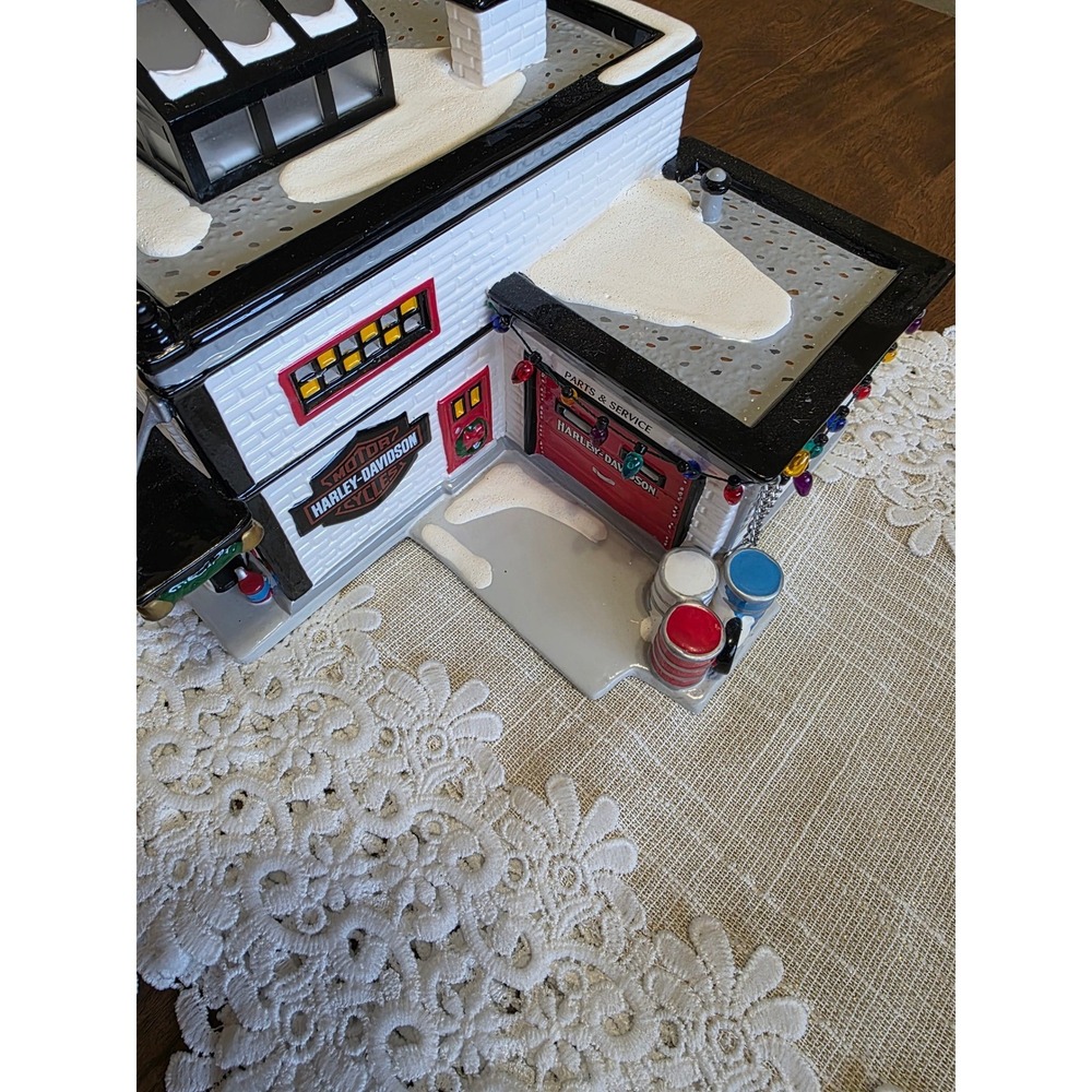 Dept 56 Snow Village Harley-Davidson Motorcycle Shop Lighted Building 1998 - Picture 3 of 14